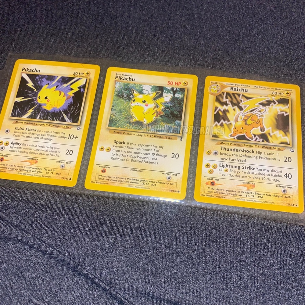 Pikachu Pokémon card set